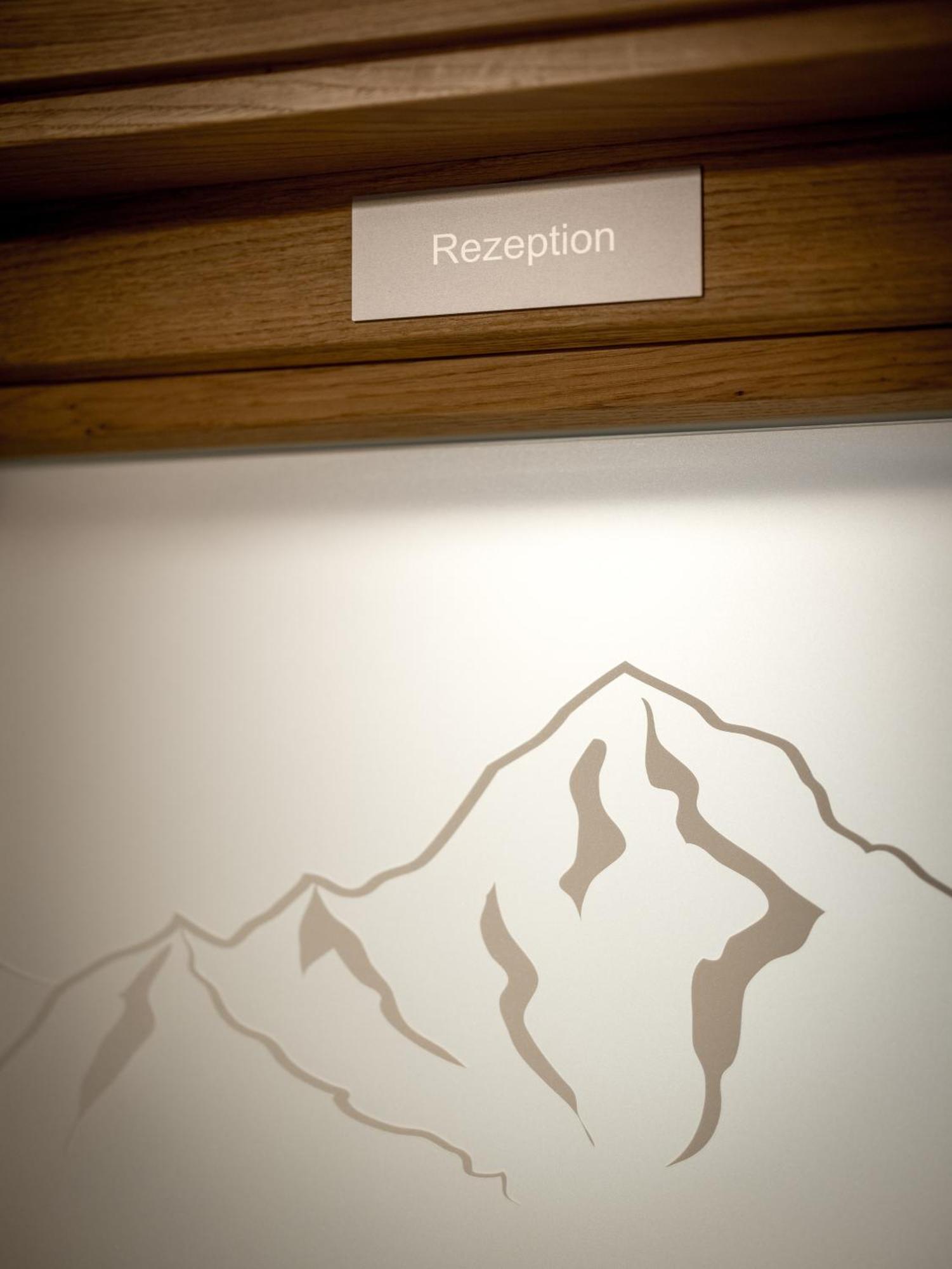 Quality Hosts Arlberg - Haus Pepi Eiter Hotel Sankt Anton am Arlberg Exterior photo